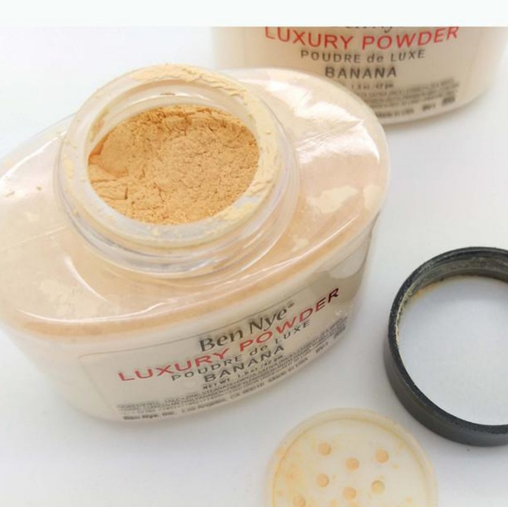 2 for 20$ Ben Nye Luxury Banana Powder - Picture 3 of 3